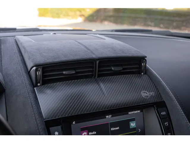 Jaguar F-Type 5.0 V8 SVR Coupé AWD 2016 Benzine 36