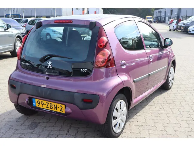 Peugeot 107 1.0 Active 2012 Benzine 5