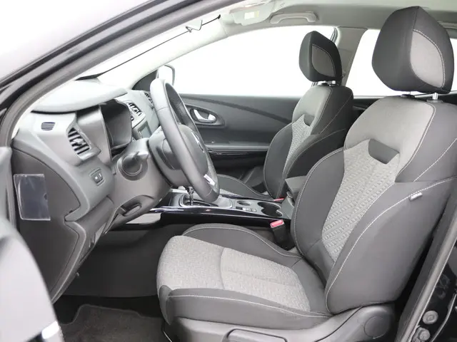 Renault Kadjar 1.3 TCe Limited Aut. 142pk 2022 Benzine 12