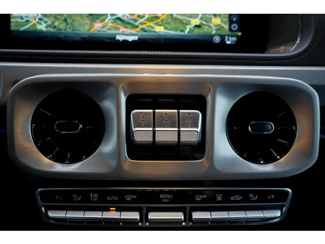 Mercedes-Benz G-Klasse 500 2018 Benzine 41