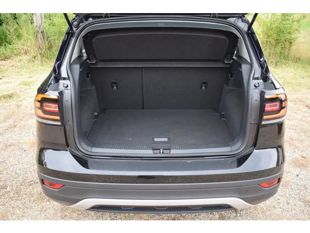 Volkswagen T-Cross 1.0 TSI Life 2021 Benzine 39