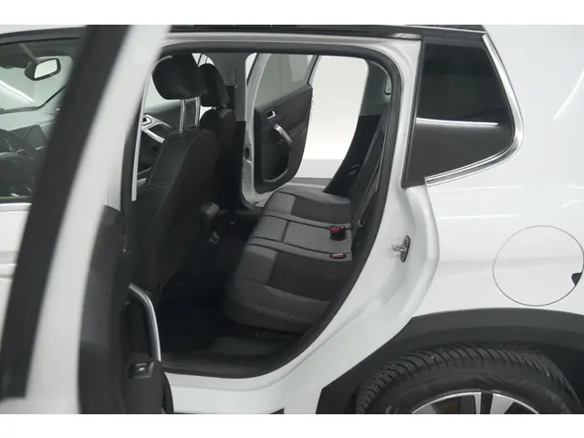 Peugeot 2008 PureTech 130 Allure 2019 Benzine 29
