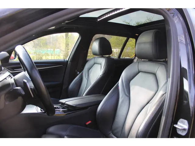 BMW 5 Serie Touring 540i xDrive Touring 2022 Benzine 11