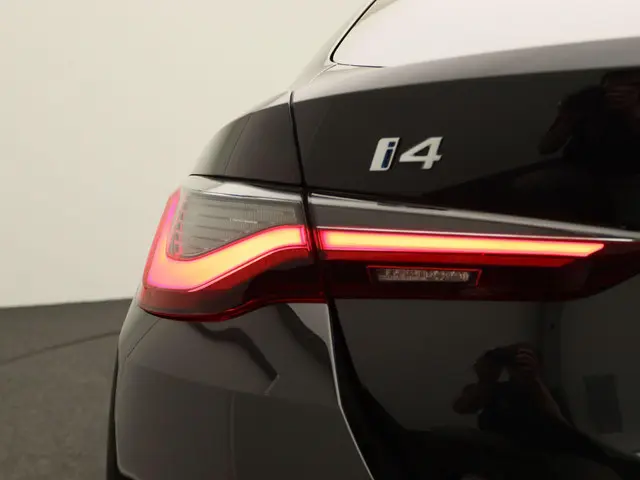 BMW i4 eDrive35 2024 Elektrisch 26