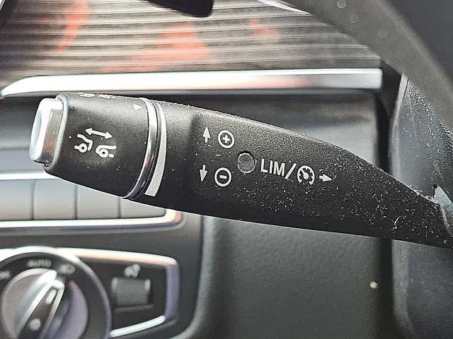 Mercedes-Benz EQV 300 2021 Elektrisch 12