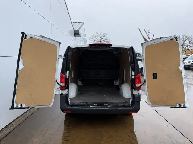 Mercedes-Benz eVito 112 66kWh 2022 Elektrisch 12