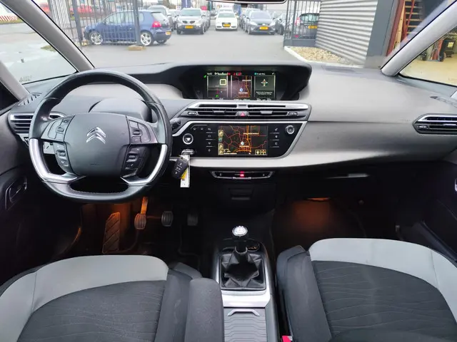 Citroën C4 Picasso 1.6 VTi Business 2014 Benzine 12
