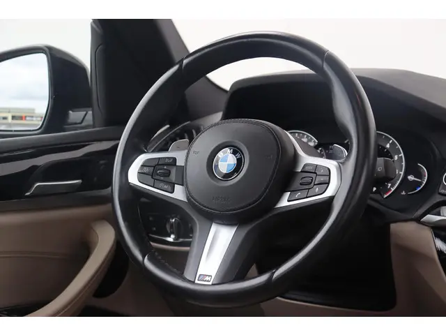 BMW X3 xDrive20i High Executive 2018 Benzine 15