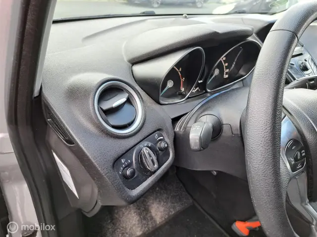 Ford Fiesta 1.0 Ambiente 2015 Benzine 23
