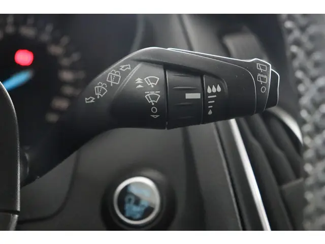 Ford Focus Wagon 1.5 Titanium Edition 2015 Benzine 26