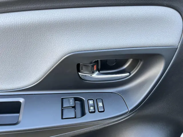 Toyota Yaris 1.5 Hybrid Active 2019 Hybride Benzine 11