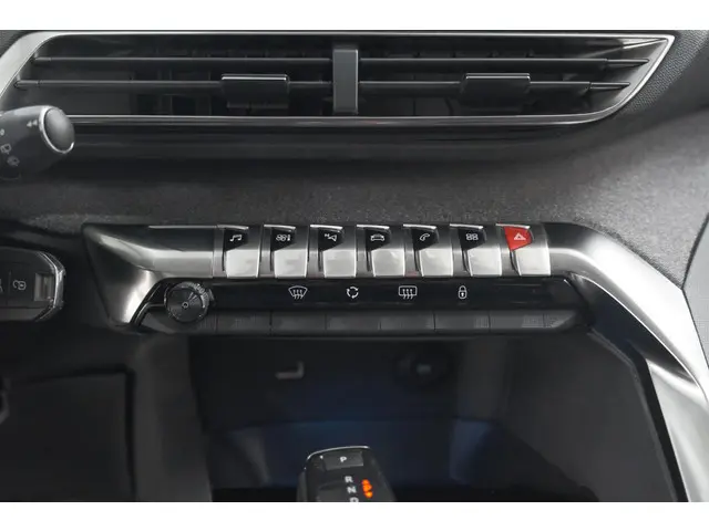 Peugeot 3008 PureTech 130 EAT8 GT Line 2019 Benzine 51