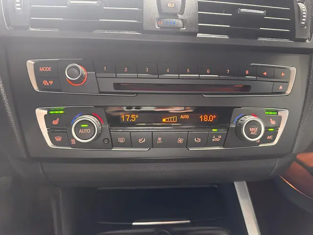 BMW 1 Serie 116i High Executive 2015 Benzine 36
