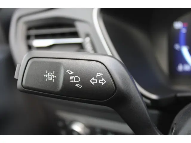 Ford Kuga 2.5 PHEV Titanium X 2022 Hybride Benzine 13
