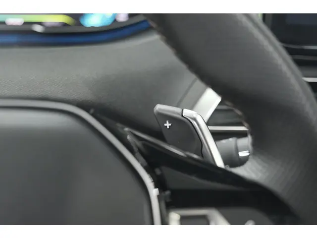 Peugeot 3008 HYbrid4 300 GT 2023 Hybride Benzine 44
