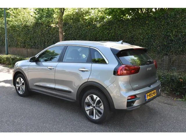 Kia e-Niro DynamicLine 39 kWh 2022 Elektrisch 4