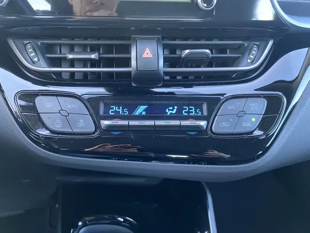 Toyota C-HR 1.8 Hybrid Dynamic 2021 Hybride Benzine 24