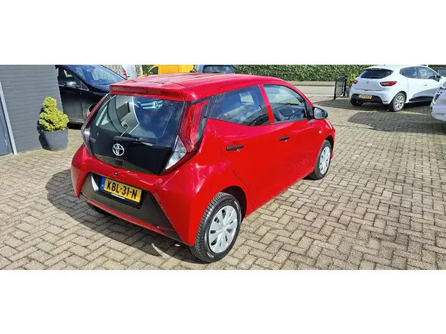 Toyota Aygo 1.0 VVT-i x-clusiv 2021 Benzine 6