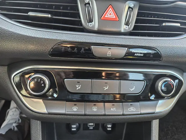 Hyundai i30 M6CA11 2022 Benzine 12