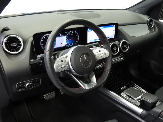 Mercedes-Benz B-Klasse B180 Aut. AMG 2020 Benzine 4
