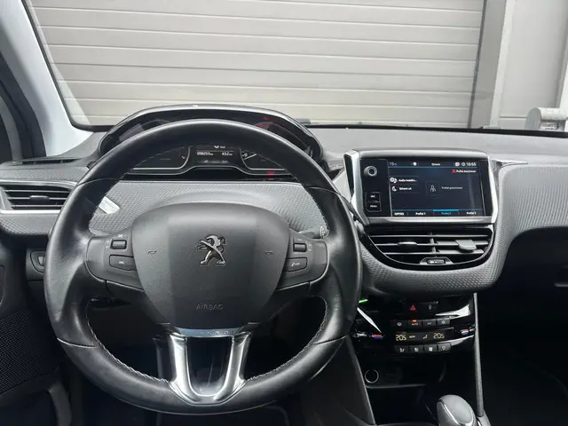 Peugeot 208 1.2 PureTech Allure 2017 Benzine 11