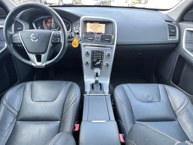 Volvo XC60 2.0 D4 190 PK FWD AUTOMAAT Summum 2017 Diesel 3