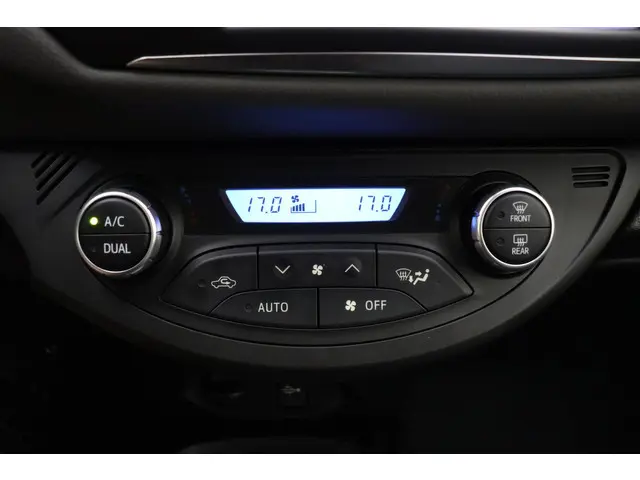 Toyota Yaris 1.5 Hybrid Aspiration 2018 Hybride Benzine 18