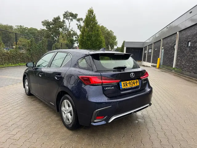 Lexus CT 200h 2019 Hybride Benzine 19