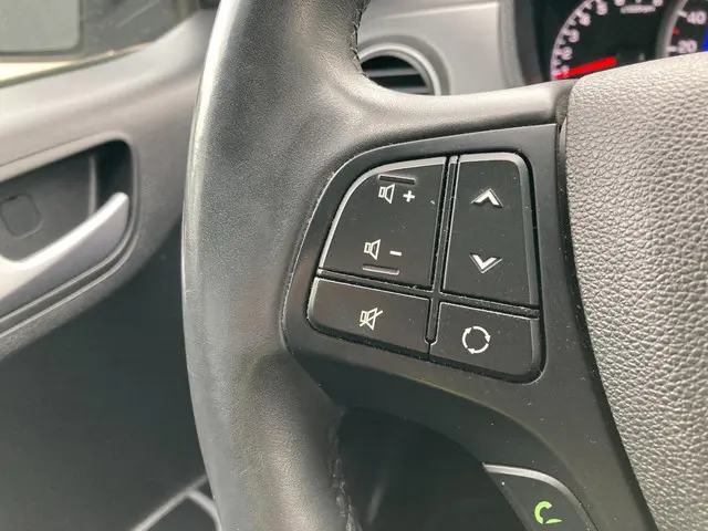 Hyundai i10 1.0i Premium cc, Nvi,Pdc,... 2019 Benzine 12