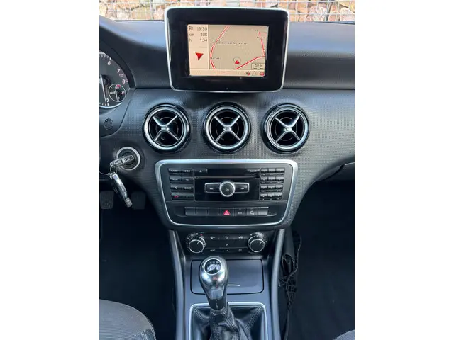 Mercedes-Benz A-Klasse 180 4U3 2013 Benzine 14