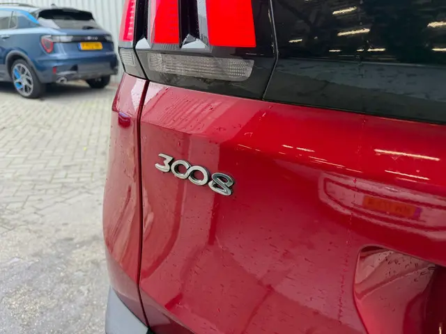 Peugeot 3008 1.2 PureTech Allure 2017 Benzine 17