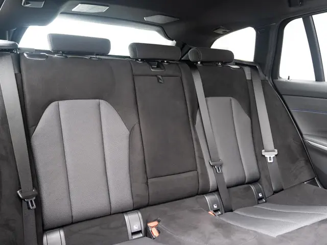 BMW 3 Serie Touring 330e 2025 Hybride Benzine 11