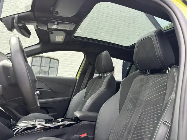 Peugeot e-208 EV GT 51 kWh 156 PK 2024 Elektrisch 14