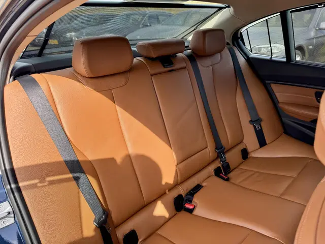 BMW 3 Serie 320i Upgrade Edition 2013 Benzine 33