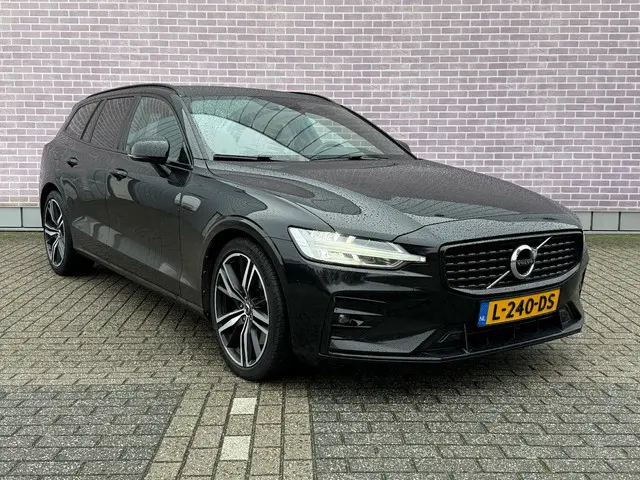Volvo V60 2.0 B4 R-Design 2021 Benzine 5