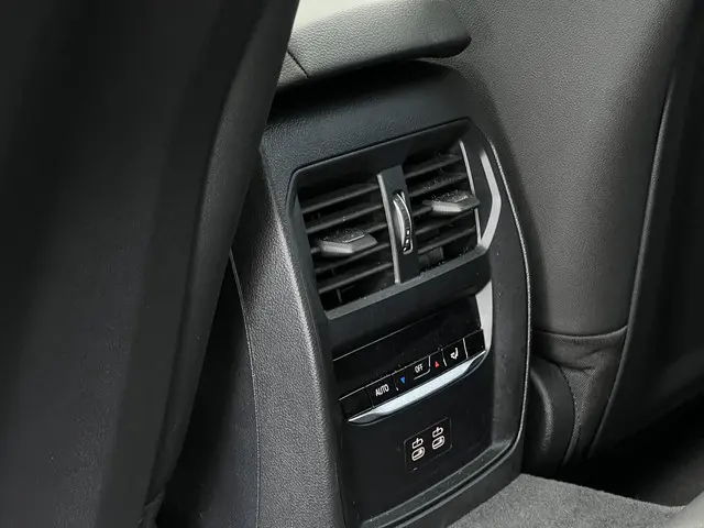 BMW i4 eDrive35 70 kWh 2024 Elektrisch 23