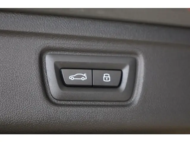 BMW 3 Serie Touring 330e 2025 Hybride Benzine 27