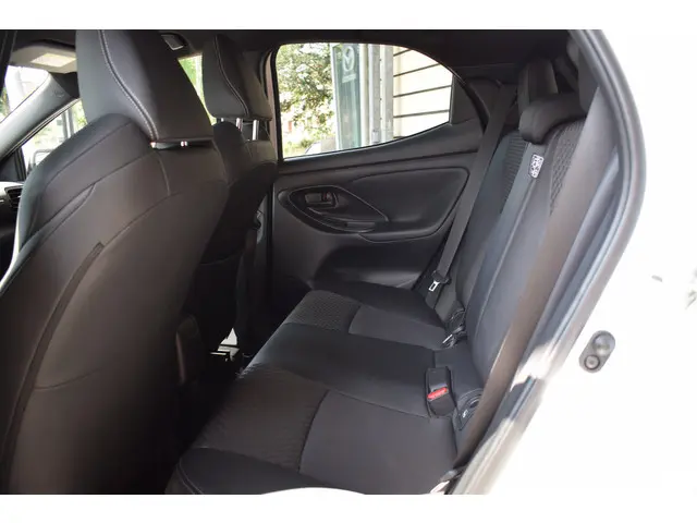 Mazda 2 Hybrid 1.5 Homura 2024 Hybride Benzine 14