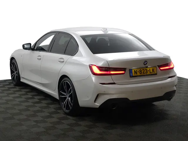 BMW 3 Serie 320i xDrive M Sport Edition- 2019 Benzine 5