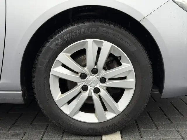 Peugeot 308 SW 1.2 PureTech Allure 2020 Benzine 9