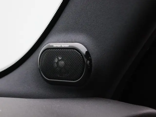 MINI 5-Deurs Cooper 60 Years Edition 2019 Benzine 16