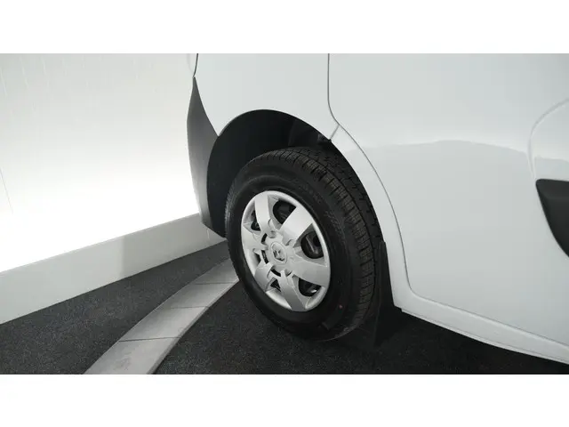 Renault Master T35 2.3 dCi 135 L2H2 Comfort 2024 Diesel 19