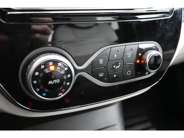 Renault Captur TCe 150 EDC Initiale Paris 2019 Benzine 19