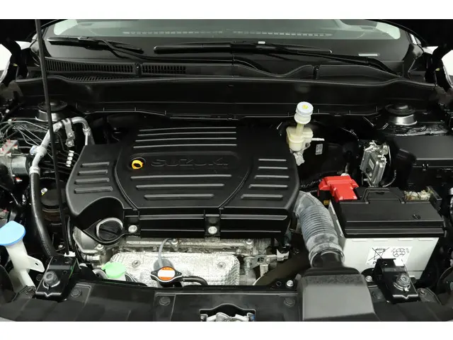 Suzuki Vitara 1.6 High Executive 2015 Benzine 35