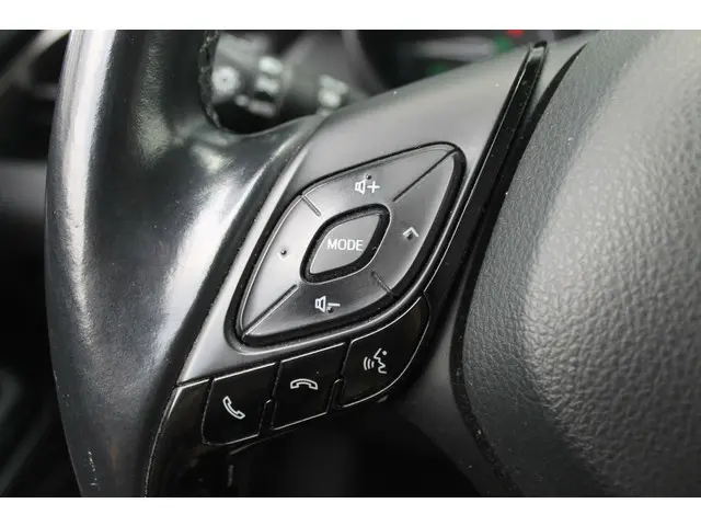 Toyota C-HR 1.8 Hybrid Adventure 2018 Hybride Benzine 19