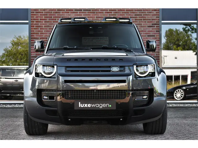 Land Rover Defender 110 D300 SE 2021 Diesel 7