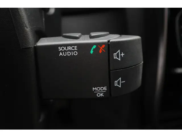 Renault Clio Estate 0.9 TCe Limited 2018 Benzine 30