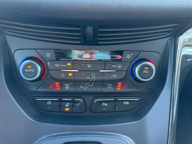 Ford Kuga 1.5 EcoBoost Vignale 2018 Benzine 25