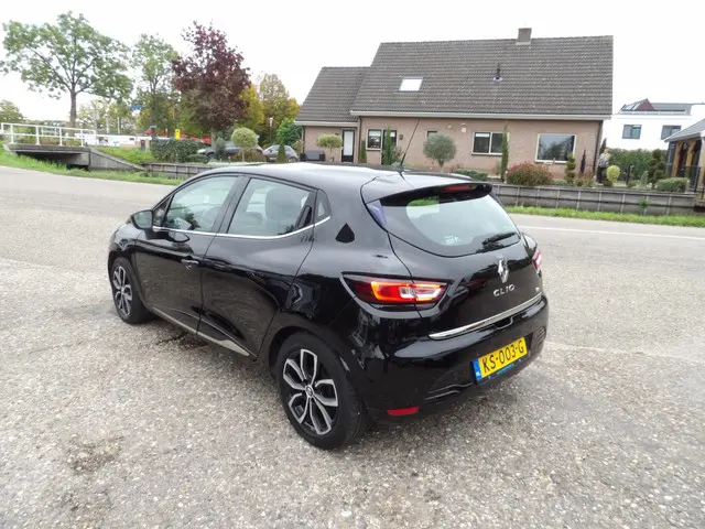 Renault Clio 0.9 TCe Intens / Rijklaarprijs 2016 Benzine 6