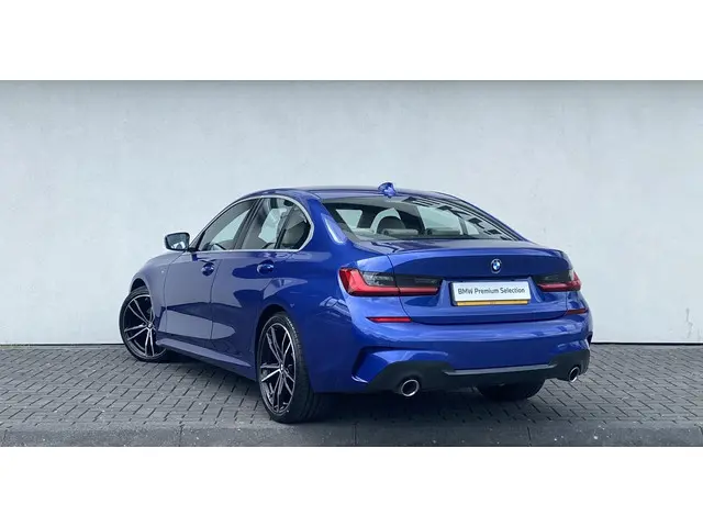 BMW 3 Serie 318i Business Edition Plus 2021 Benzine 14
